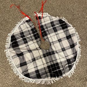 NWOT Christmas Tree Skirt